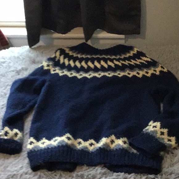 Homemade wool sweater - Picture 3 of 5